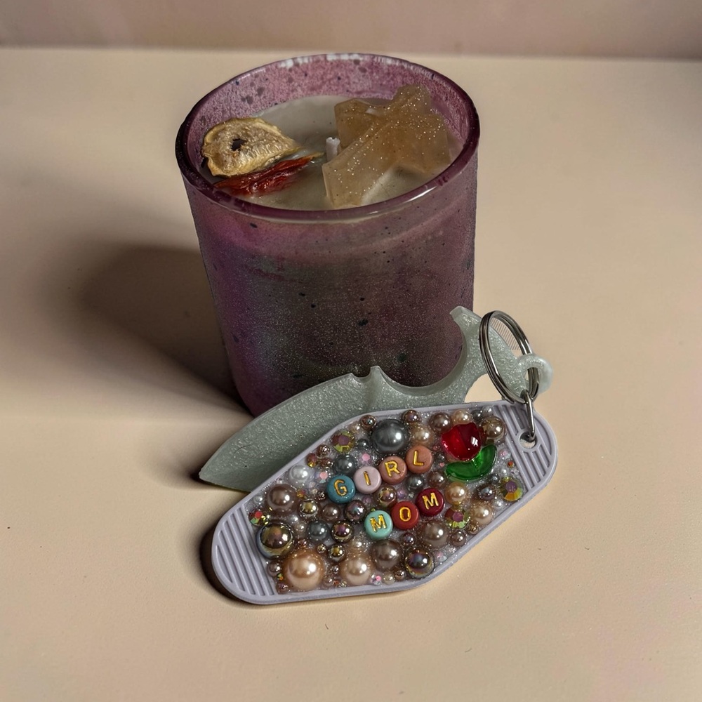 Girl Mom Gift Set Candle Self Care Bundle Keychain Safety Tool Mom Kit ✨✨✨